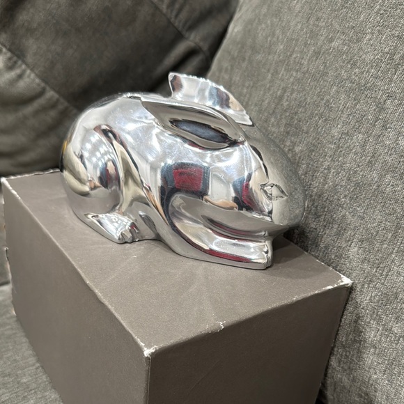 Silver Rabbit Coin Box - Picture 1 of 3